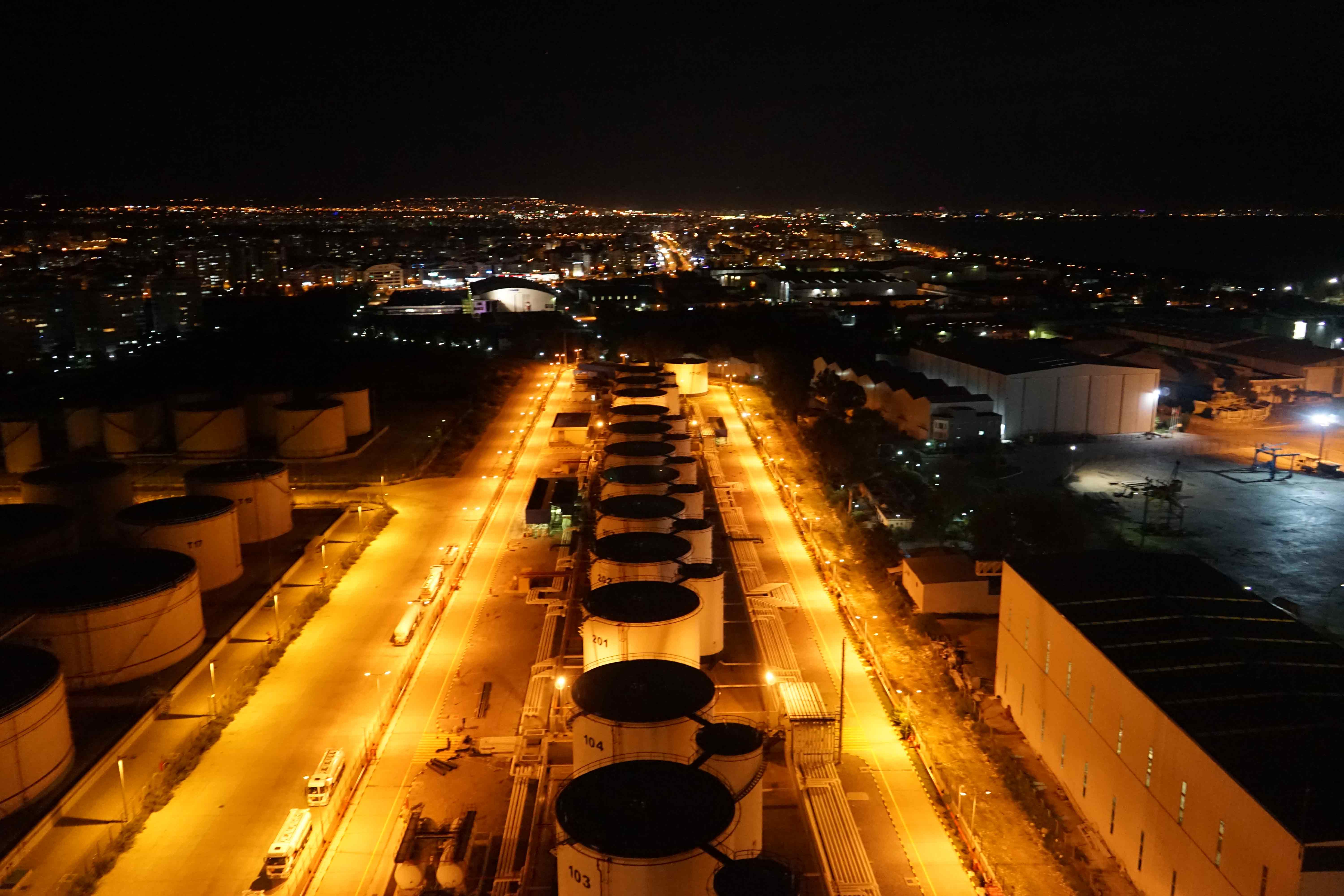 Akdeniz Akaryakıt Gece Görüntüsü